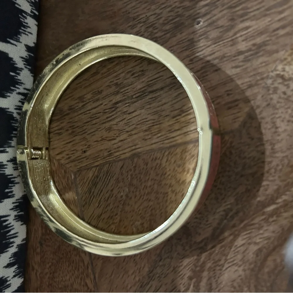 Gold and Coral Pineapple Bangle Bracelet - Picture 2 of 4